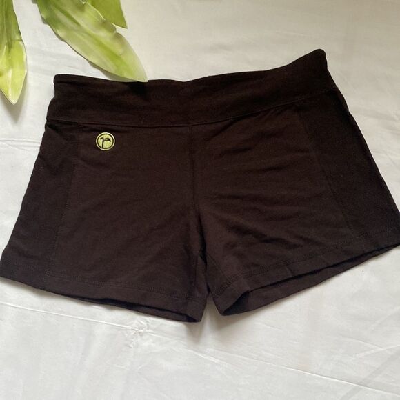 ⭐️RENU Bruzer Bamboo Cotton Blend Shorts⭐️ - Picture 2 of 5